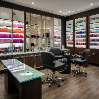 Transforme sua carreira e se torne uma designer de unhas de sucesso